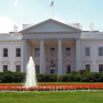 Salón de baile de Trump: aprueban planes pese a orden de detener la obra