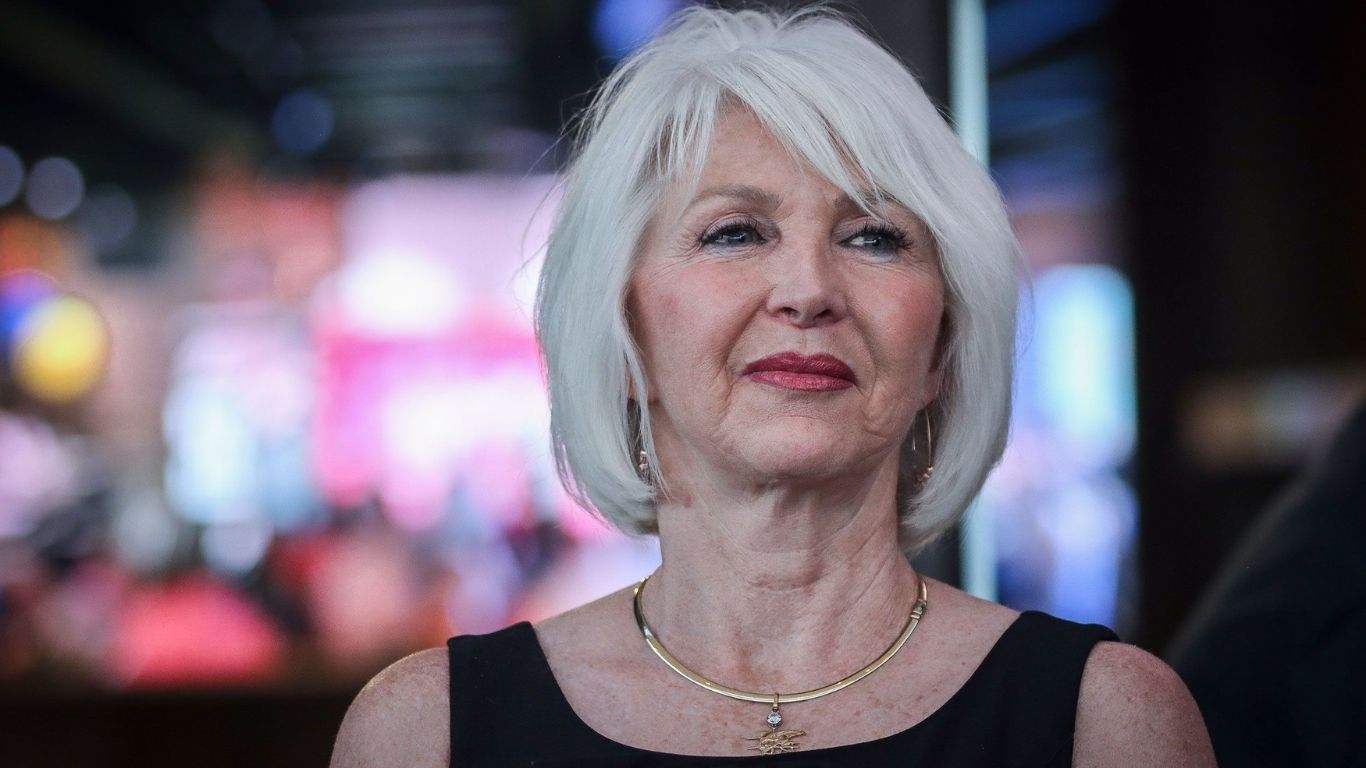 Tina Peters liberada tras salir de prisión en Colorado
